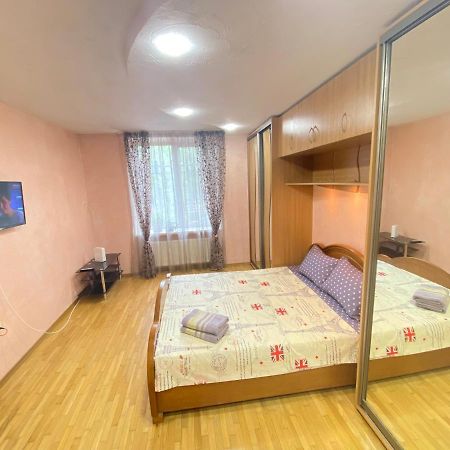 Ultracentral Apartment Puskin Street キシナウ エクステリア 写真