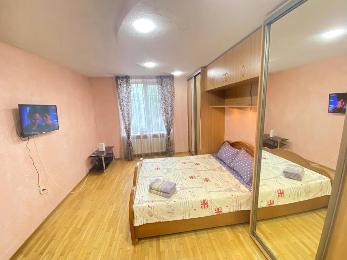 Ultracentral Apartment Puskin Street キシナウ エクステリア 写真