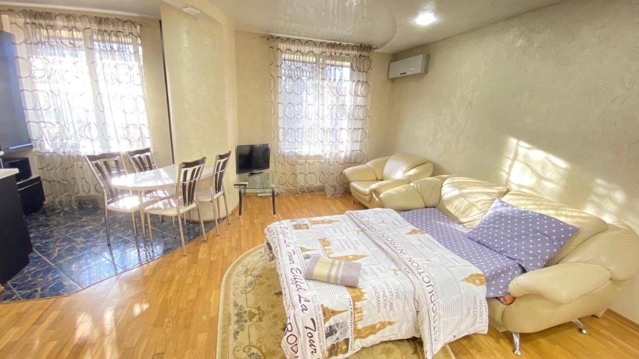 Ultracentral Apartment Puskin Street キシナウ エクステリア 写真