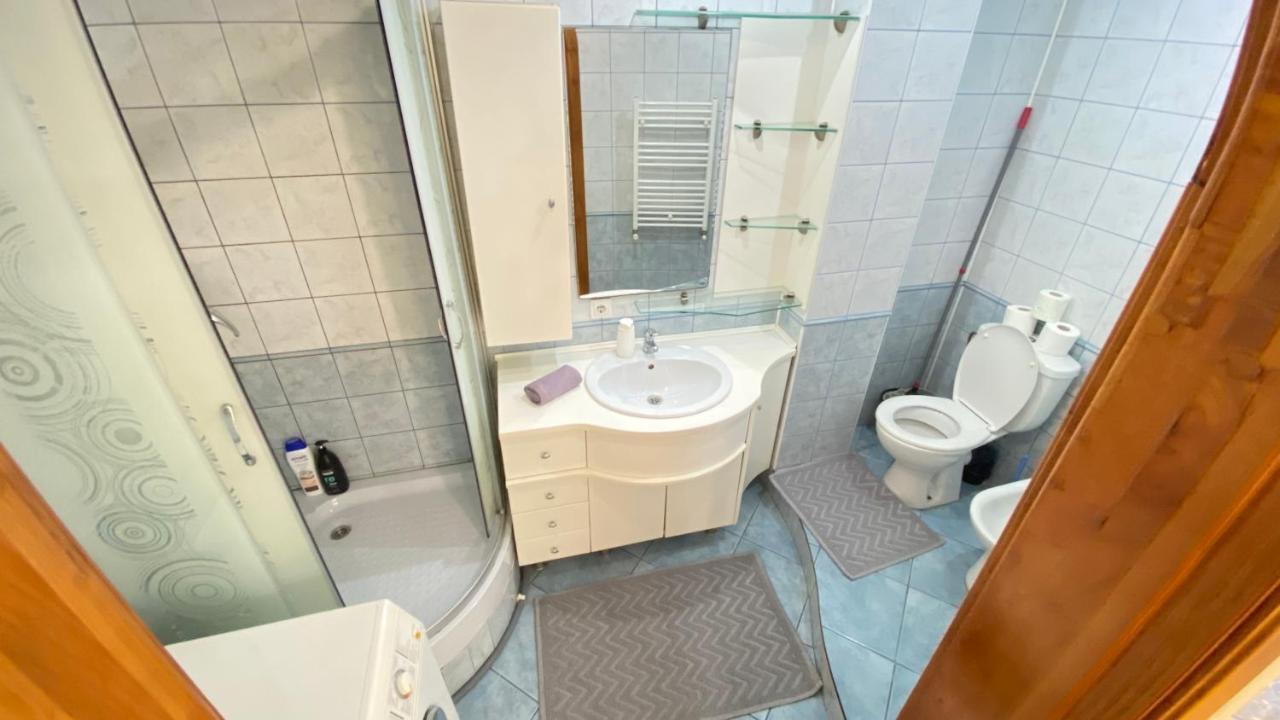 Ultracentral Apartment Puskin Street キシナウ エクステリア 写真